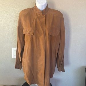 💯 Percent silk blouse mandarin collar, hidden buttons, faux pockets